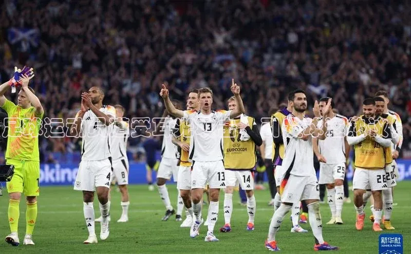 人人体育app下载安装姚记科技足球运动员遭受耳光攻击，引发球迷热议！